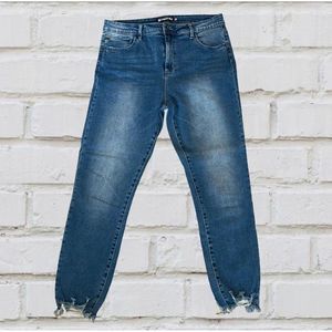 Tractr Blu Cropped Frayed Jeans Size 30